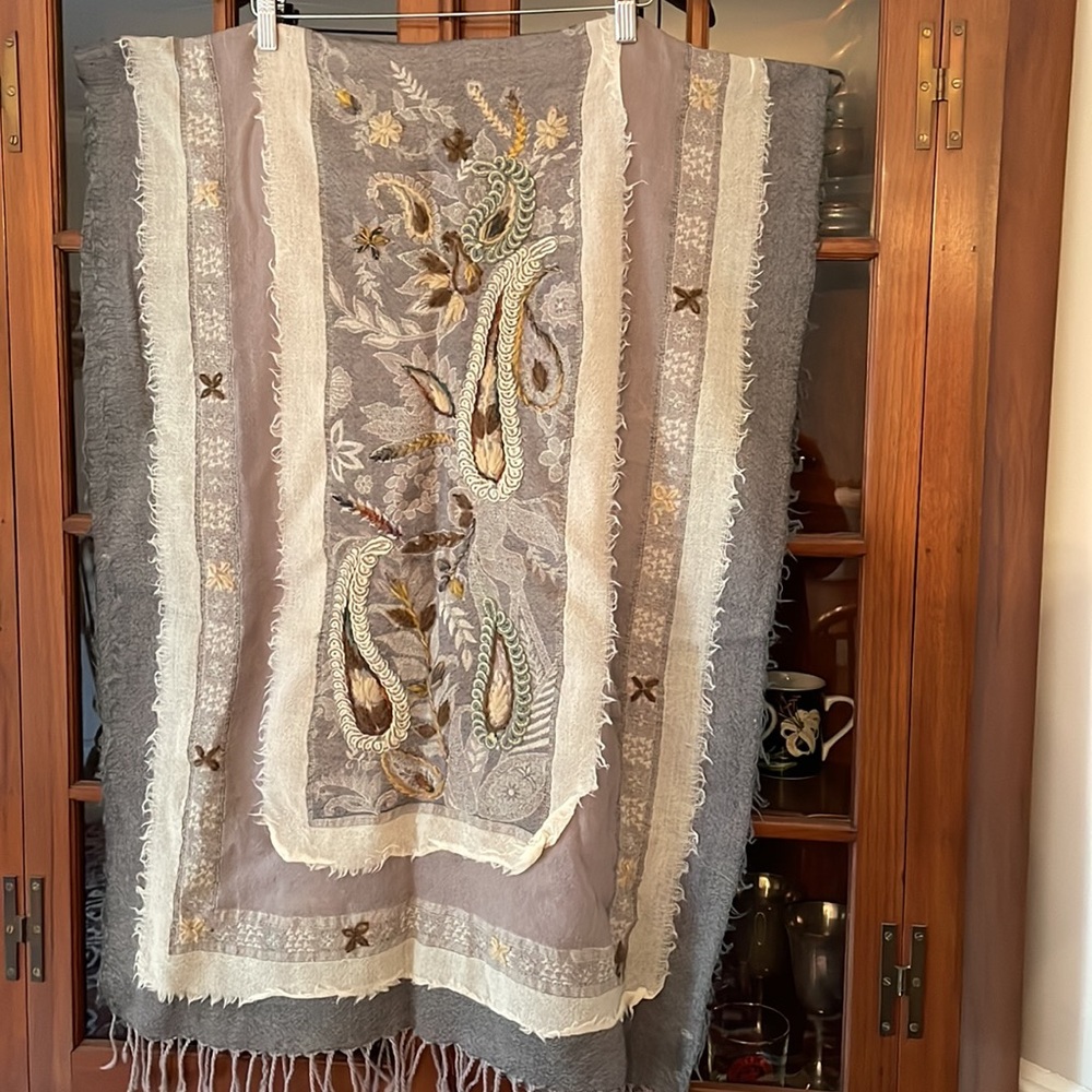 Beautiful David Jeffrey Scarf Wrap Paisley Embroidered.